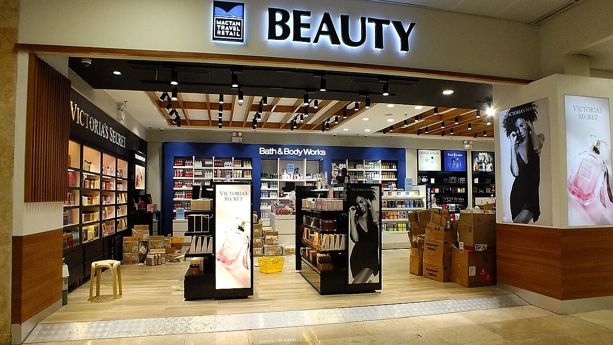 空港内のコスメ・雑貨店