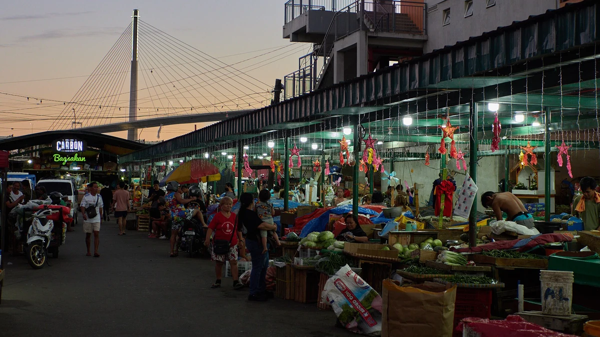 カルボン市場の野菜売り場