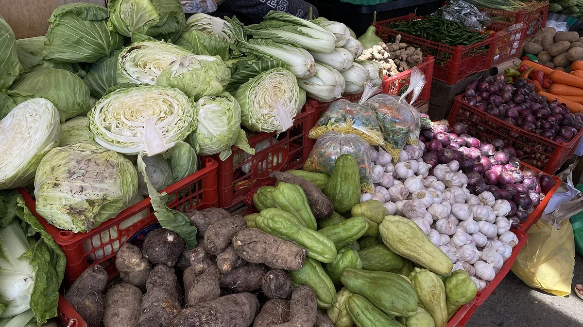 セブの公設市場に並ぶ野菜