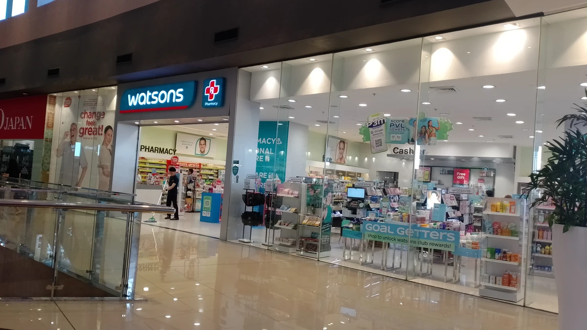 モール内のワトソンズの店頭