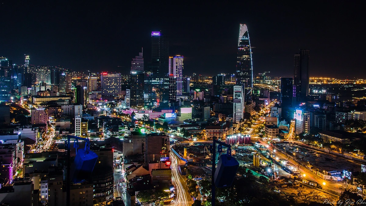 ホーチミンの高層ビルと夜景