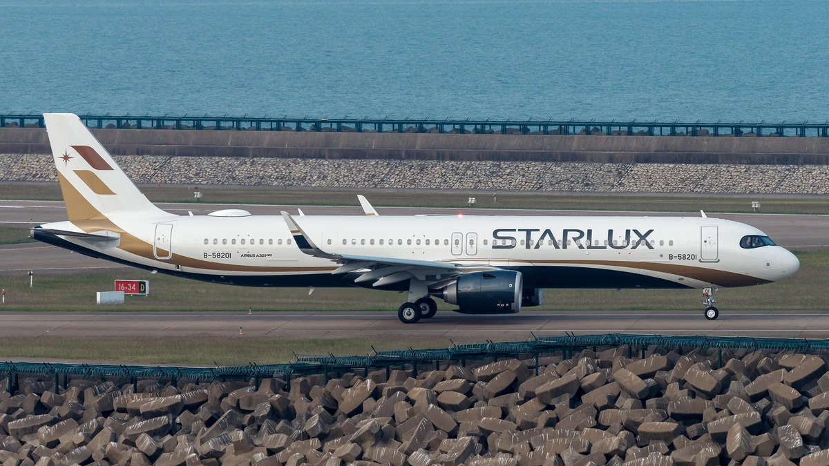 駐機するスターラックス航空の旅客機