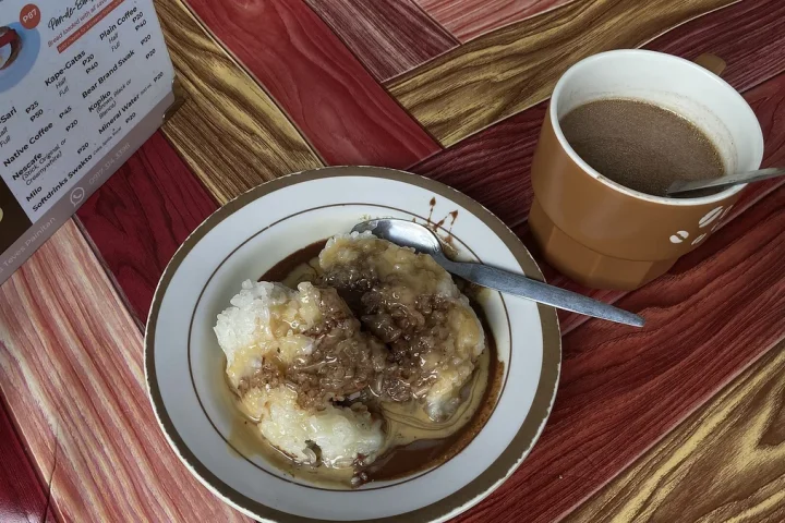 セブの朝食と温かいコーヒー