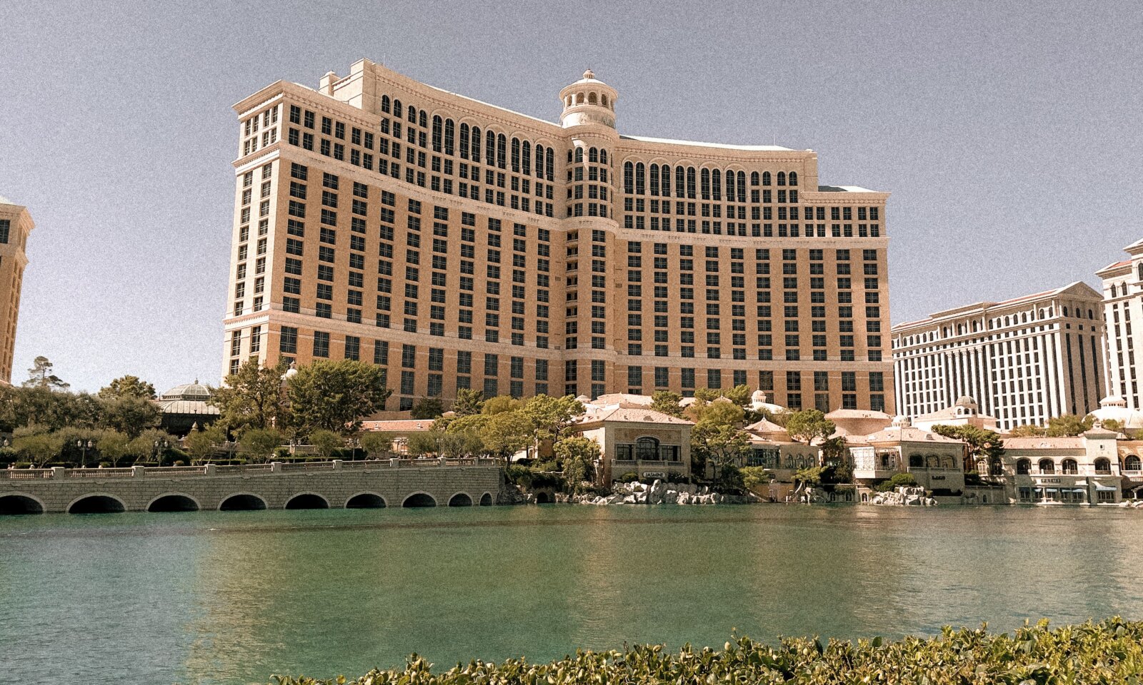 Universal Hotels and Resortsとは？NUSTAR・Gokongwei Group・RHRの関係