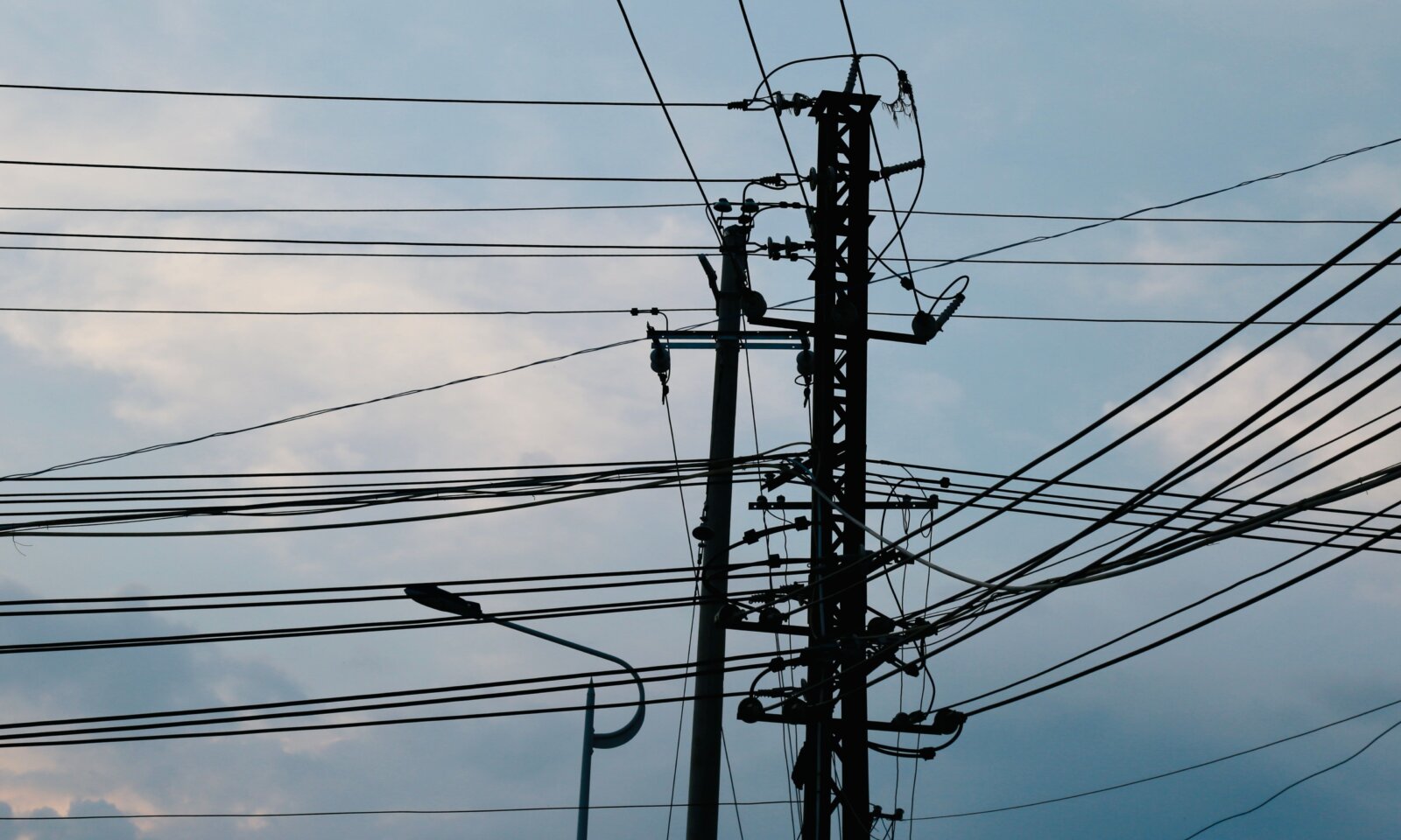 セブITパークの電力・通信設備｜24時間稼働を支える非常用電源と複数回線