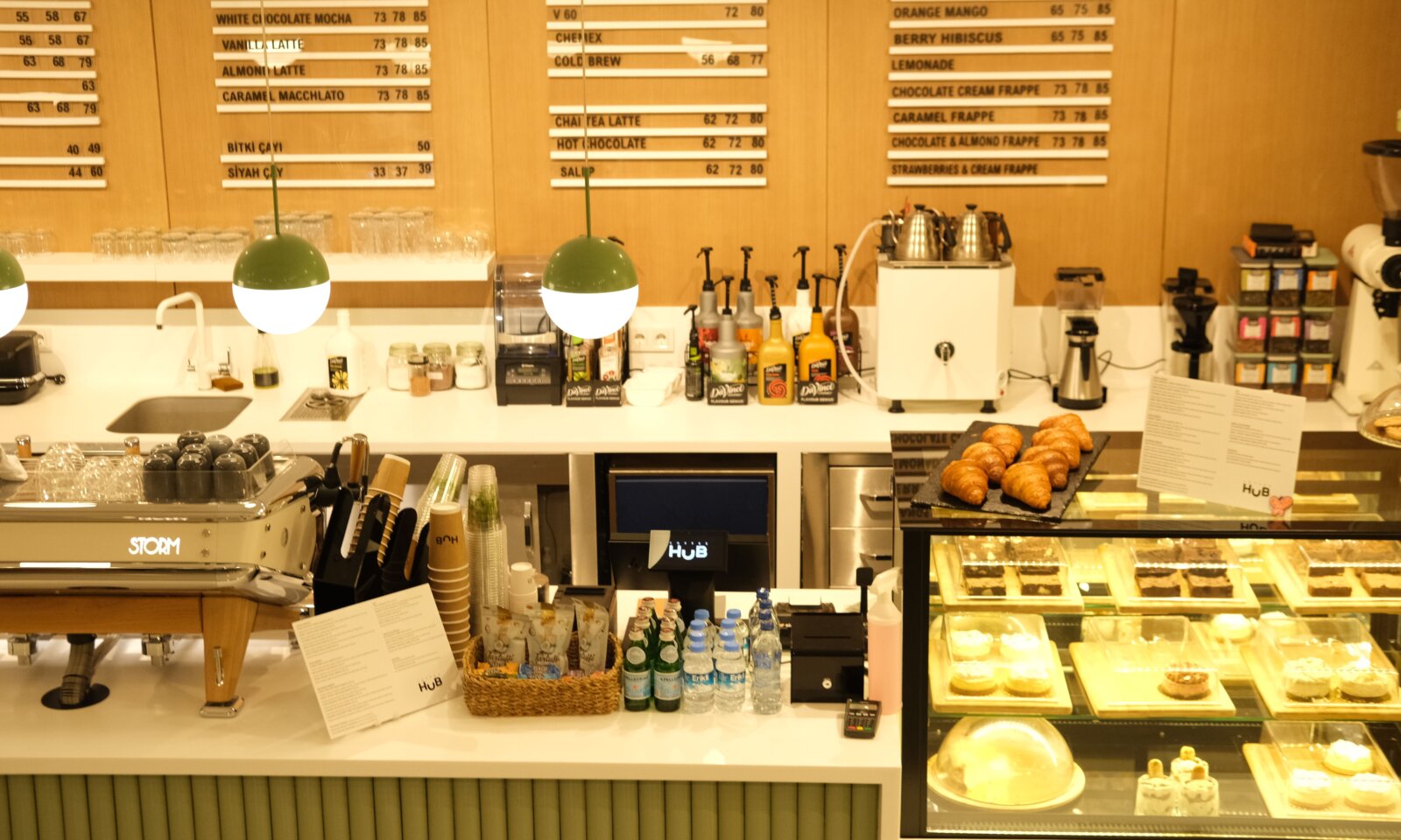 UCC Mentoré Coffee+Bar NUSTAR｜The Stripでコーヒーと和洋の食事を楽しむ