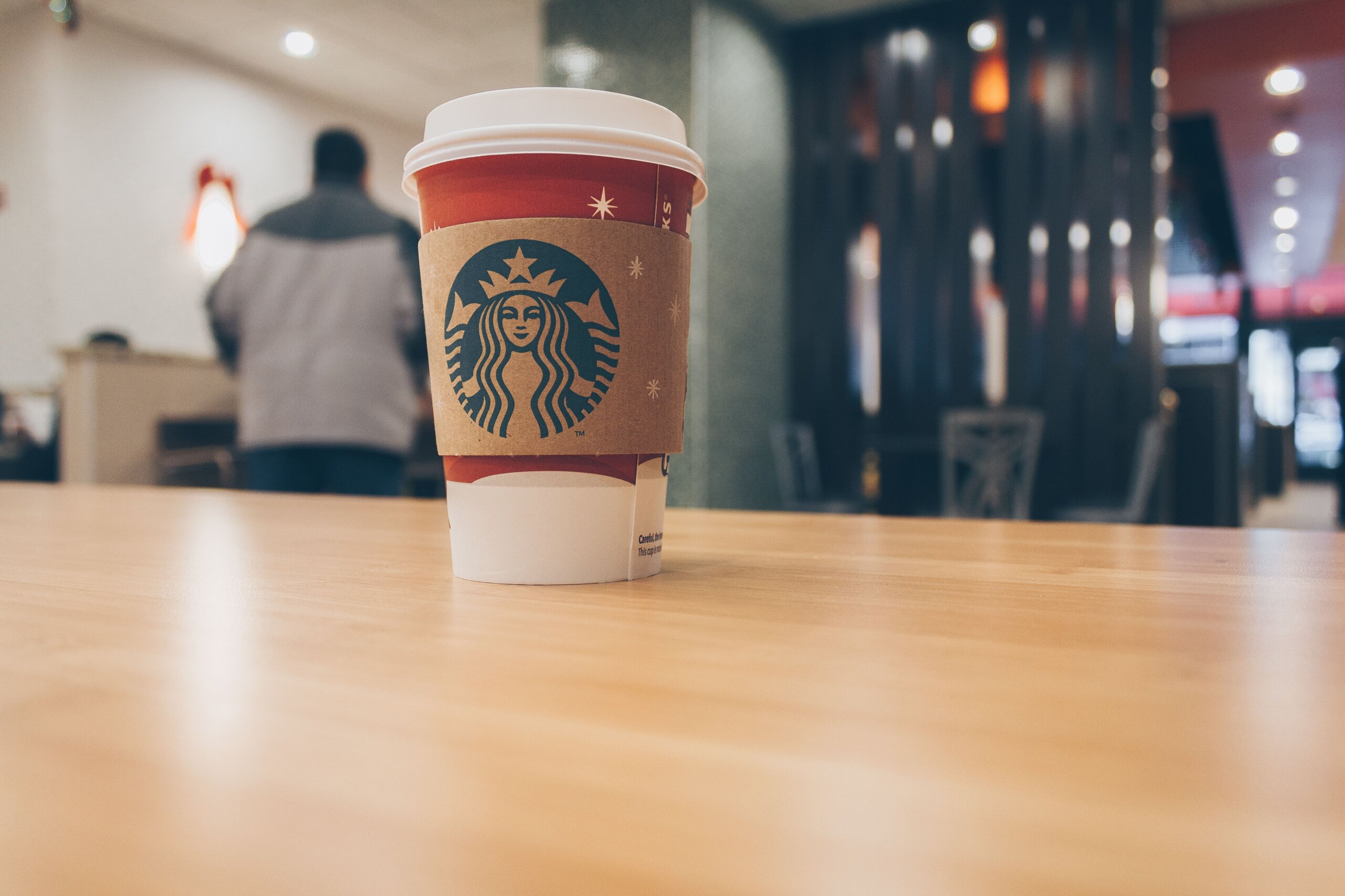 Starbucksで到着後にひと休み｜マクタン・セブ国際空港T1のAirport Village店を利用する