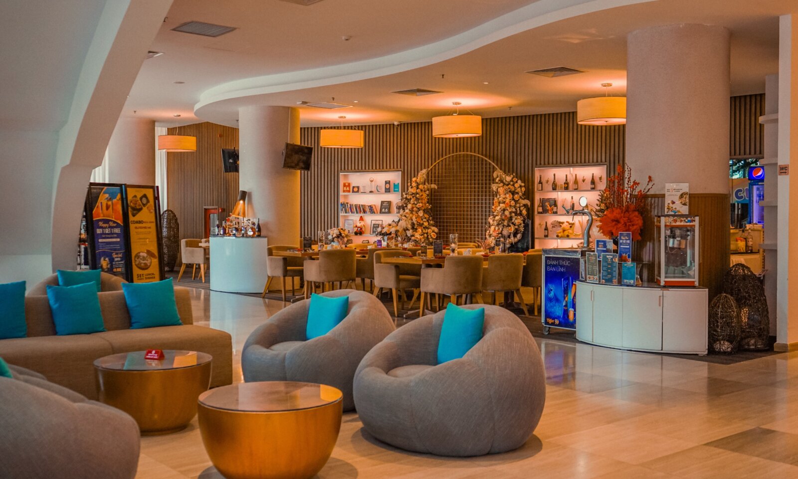 Fili Lobby Lounge｜Fili Hotelのロビーで軽食・お茶を楽しむ