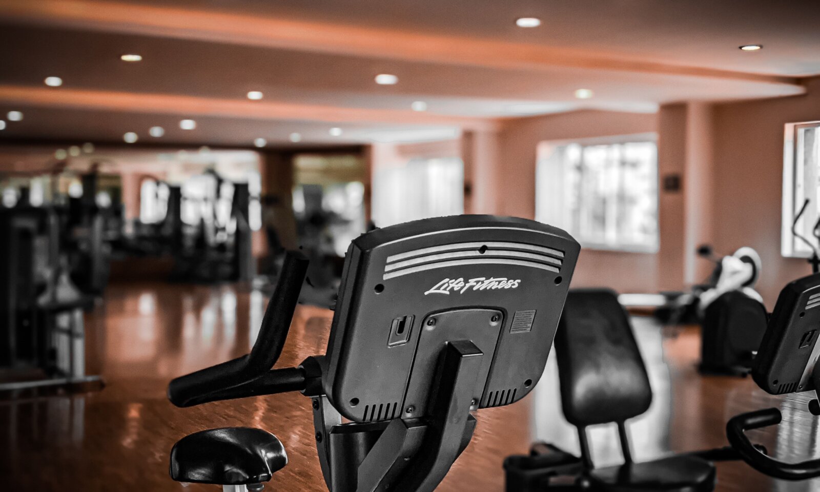 Fili Hotel Fitness Center｜24時間の利用案内・運動設備・宿泊条件 (1)を確認する