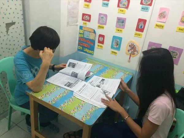 宿务语言学校原创教材比较:研发、体系与持续学习
