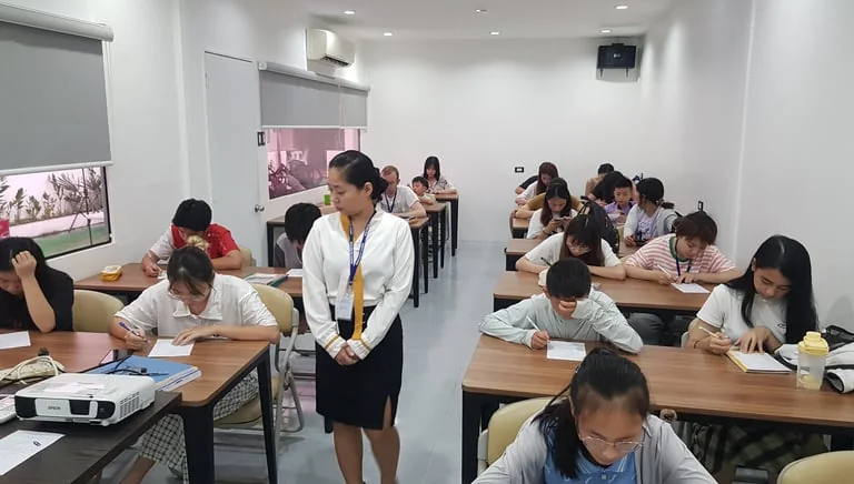 宿务菲律宾语言学习场景:出勤与纪律条件必须量化