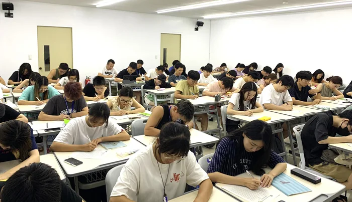 宿务保分课程比较:入学门槛、出勤与延长学费