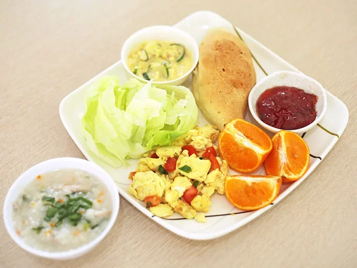 宿务菲律宾语言学习场景:重点比较:亲子房型与洗衣与餐食与过敏应对