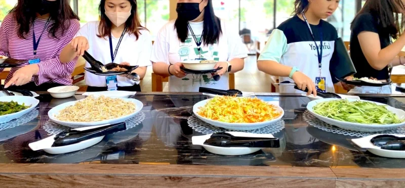 宿务菲律宾语言学习场景:继续核对:餐食和特殊饮食与课程强度调整