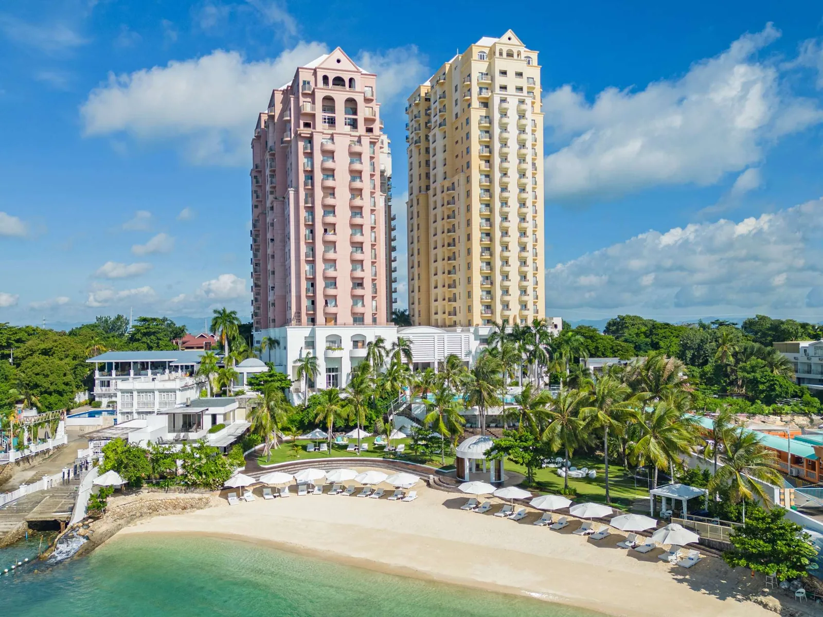 Tambuli Seaside Resort and Spa全景(航拍)(同区域或同类型场景参考)