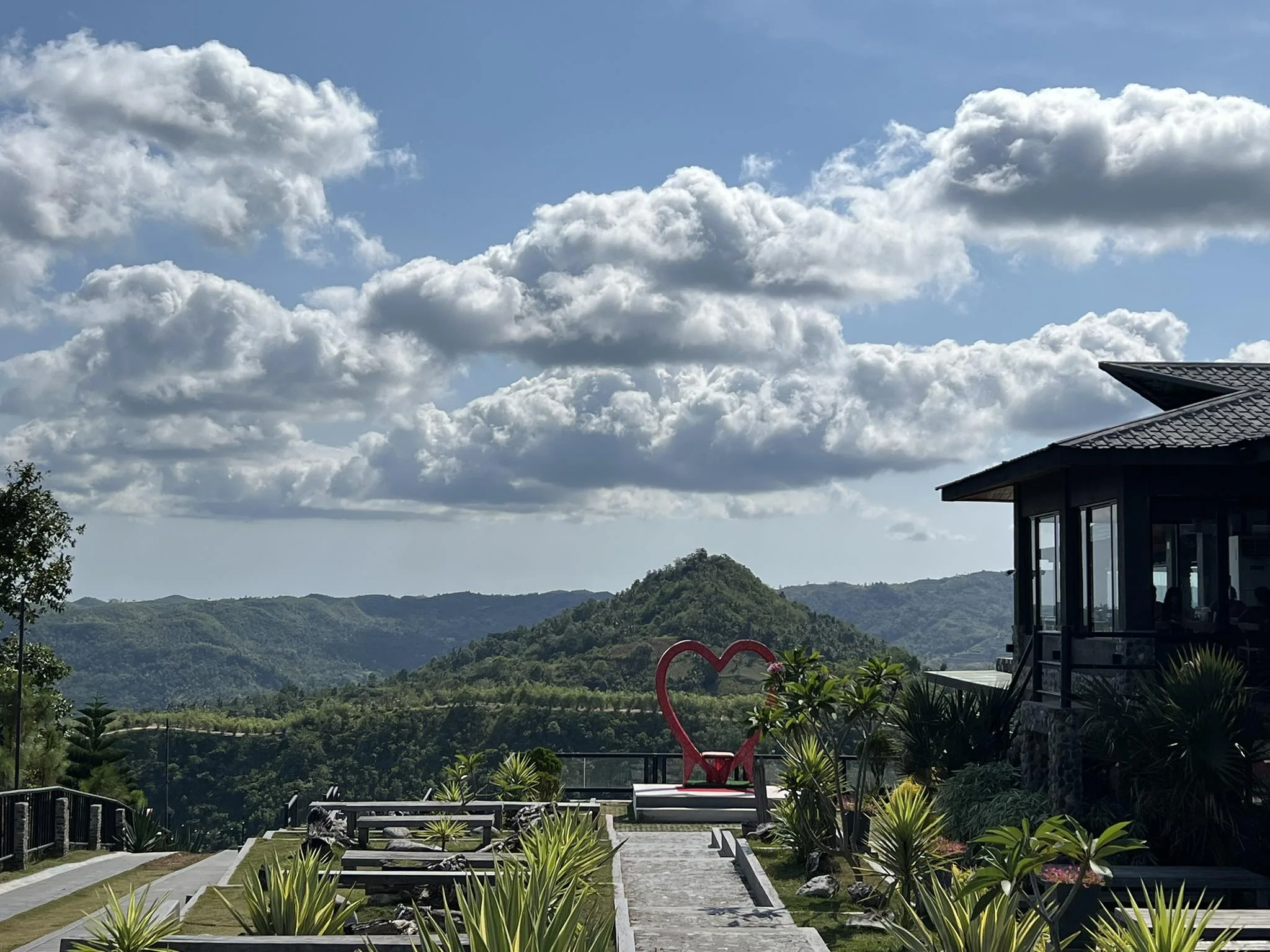 宿务Taptap的Mist Mountain Resort:客房选择、咖啡馆与休闲设施|Cafe Mist的用餐和饮品要分开看