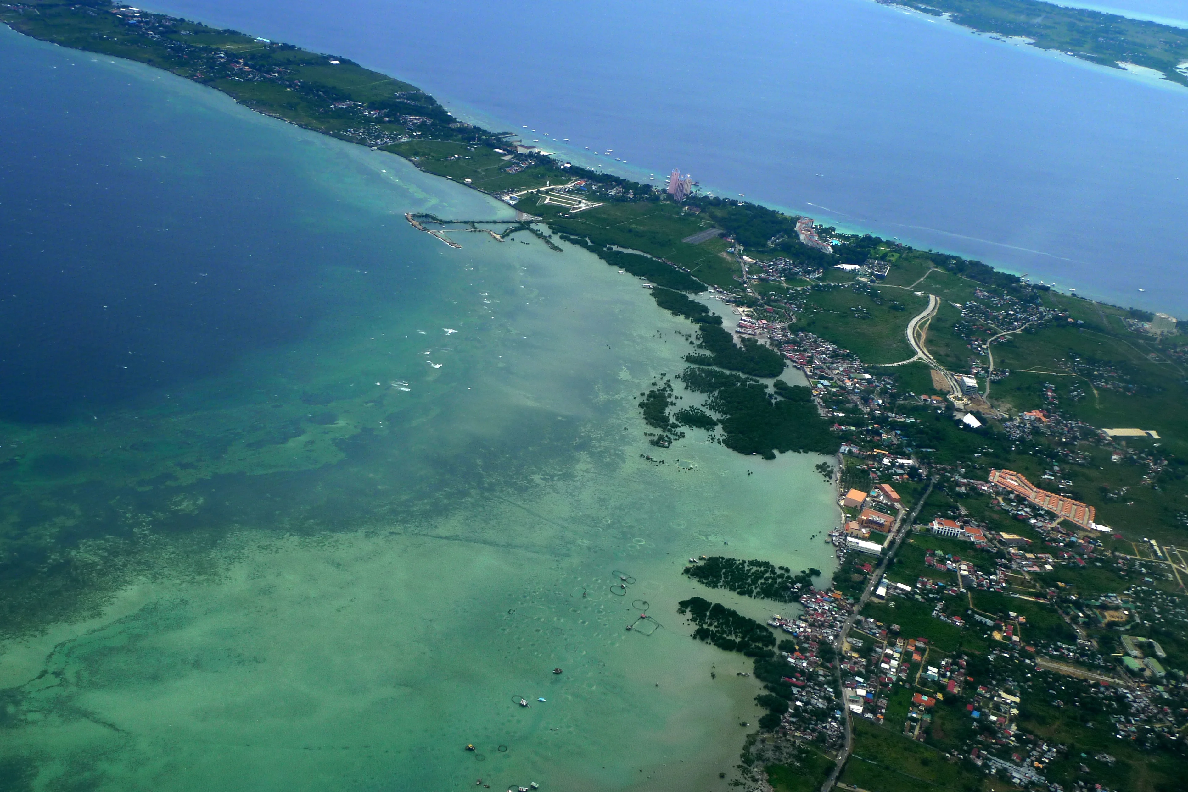 麦克坦新城Savoy Hotel与Mercure Mactan Cebu比较:客房、泳池、早餐与Expo位置|重视去Expo的移动,就关注Mercure的位置