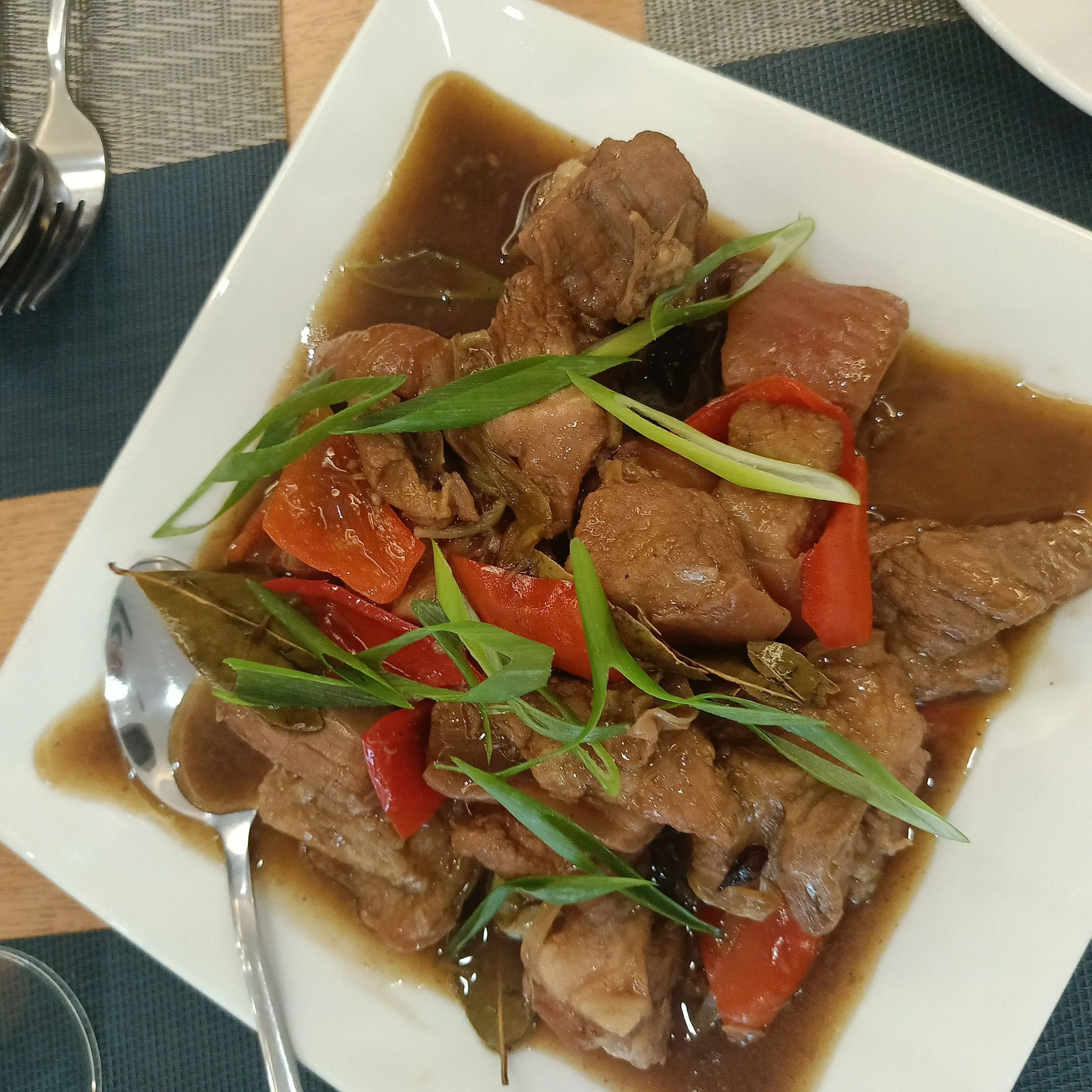 在宿务岛留学期间,当你在餐厅询问菜单以外的事情时,宿务美食会变得有趣