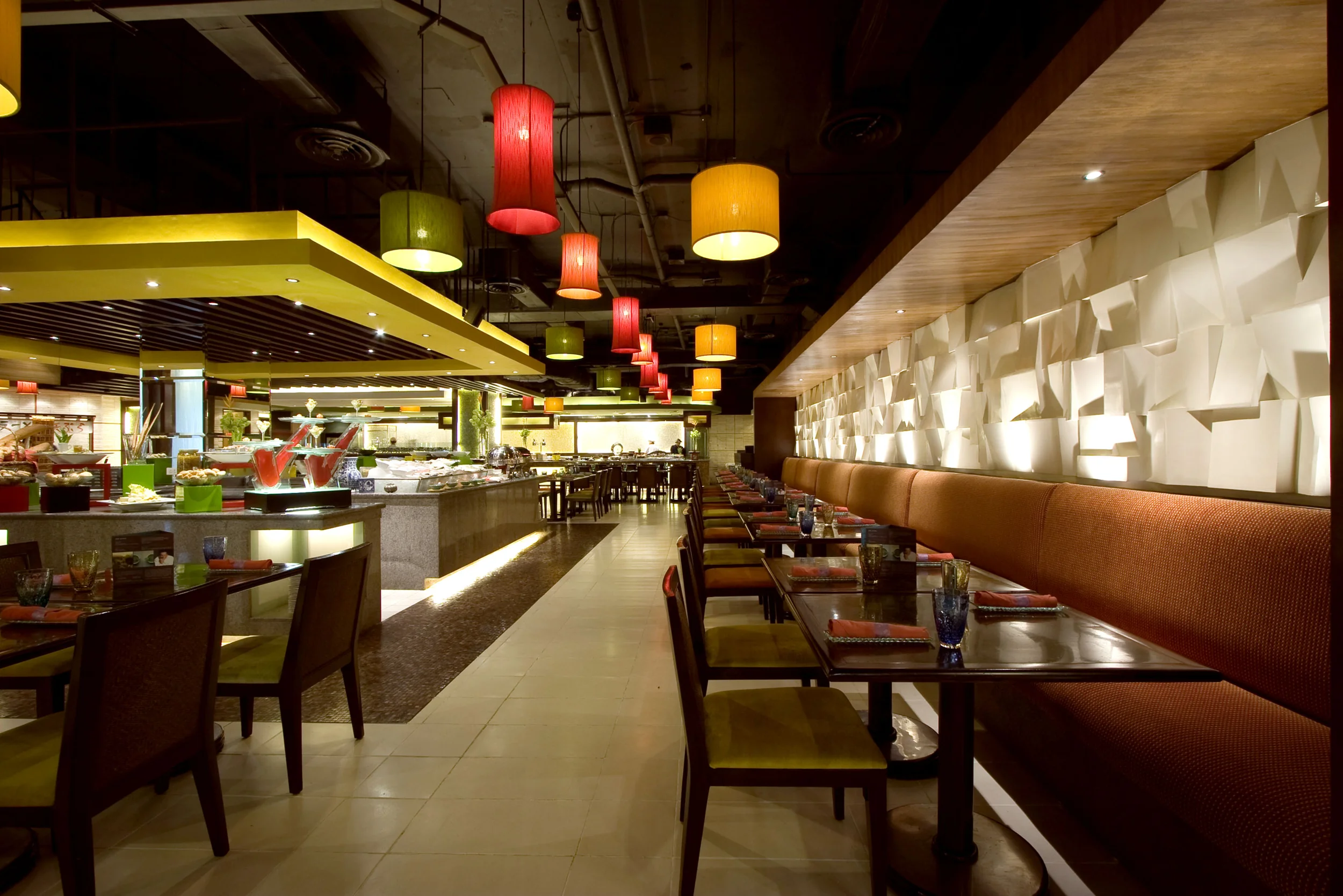 宿务Bayfront Hotel Cebu Capitol Site指南:普通客房与带小厨房客房的区别|让早餐和馆内餐饮与住宿方案对应