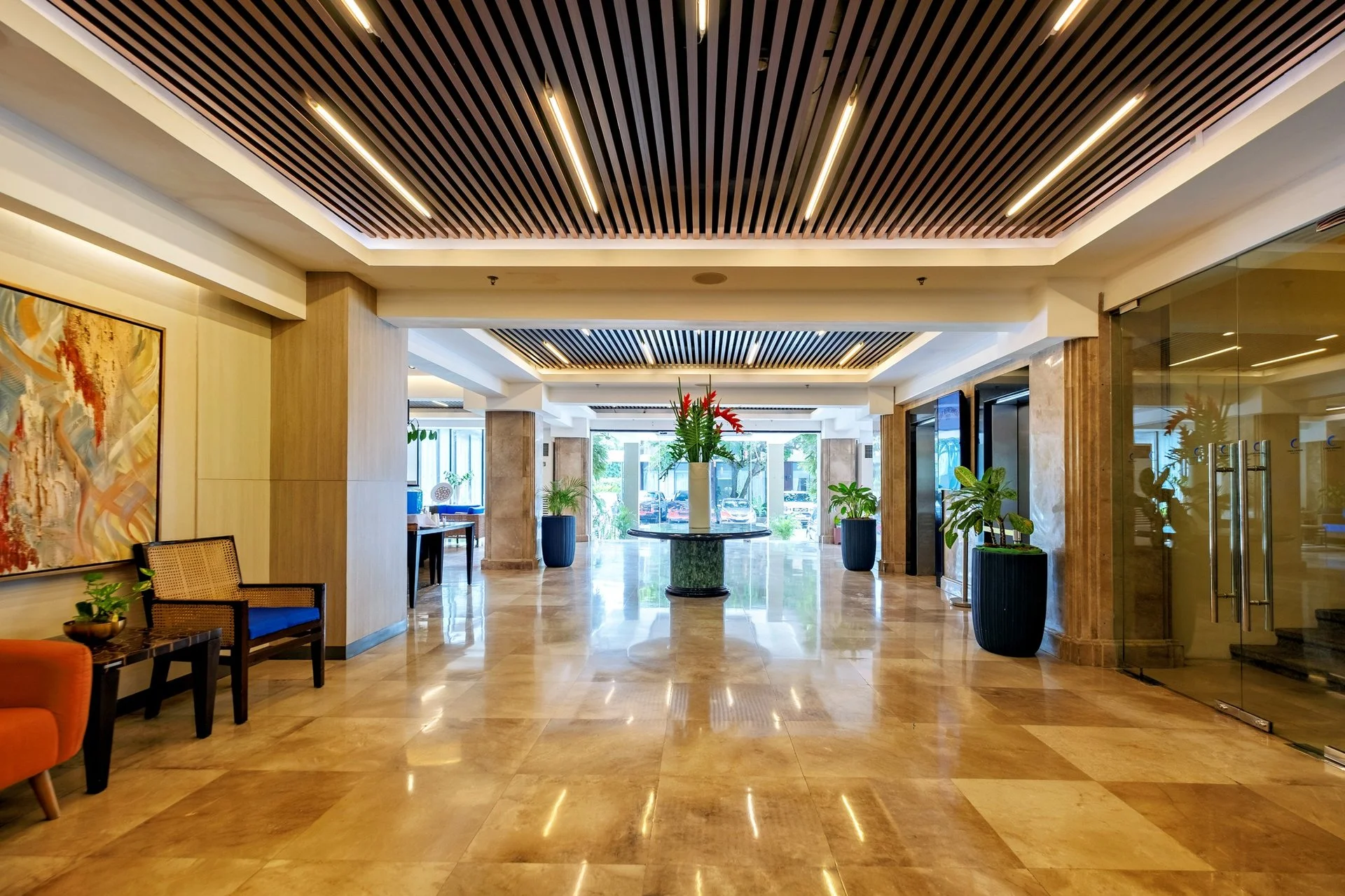 宿务市Escario Central Hotel与Cebu Grand Hotel:住在商业区的两个选择|向预订窗口说明的内容与价格比较方法
