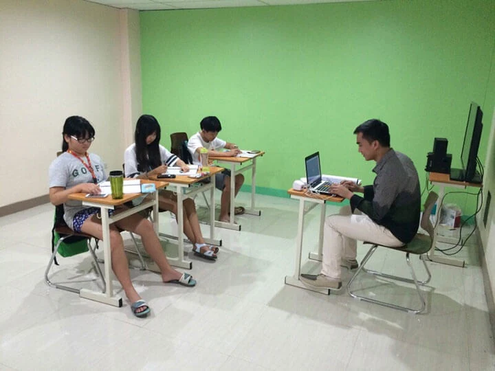 Cebu Blue Ocean Academyのグループ授業の様子