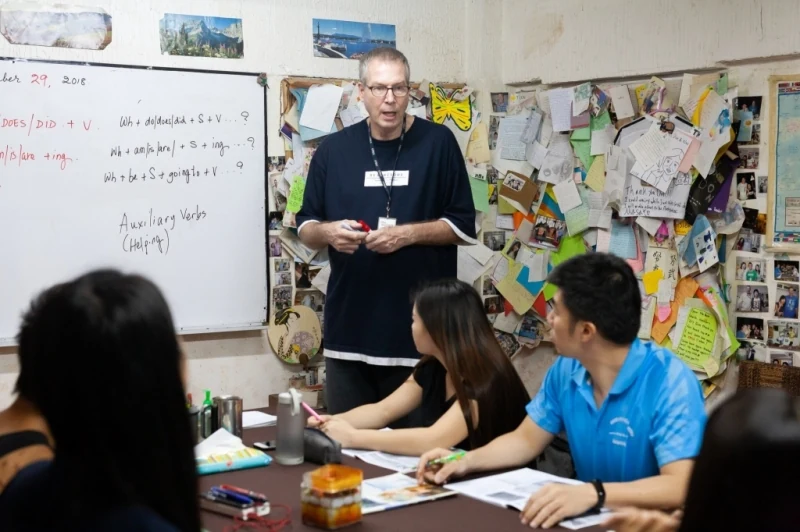 CPILS教师与学生进行课堂交流