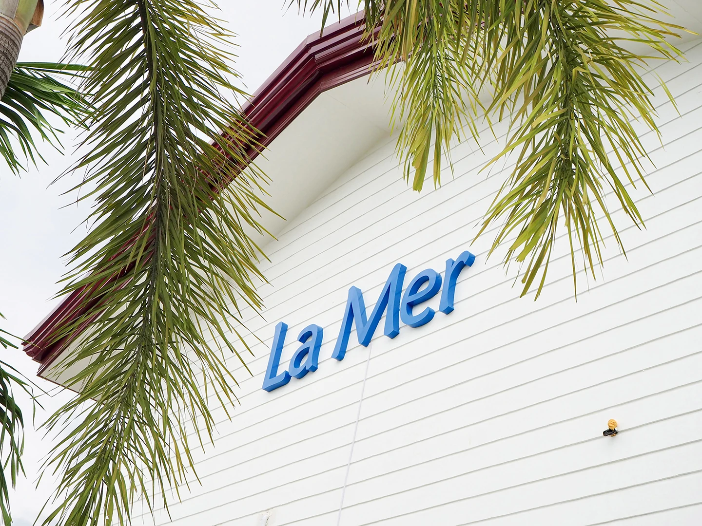 EV Academy La Merのロゴ看板