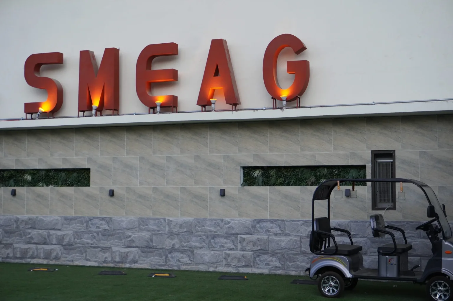 SMEAG Encanto校の校舎の外観