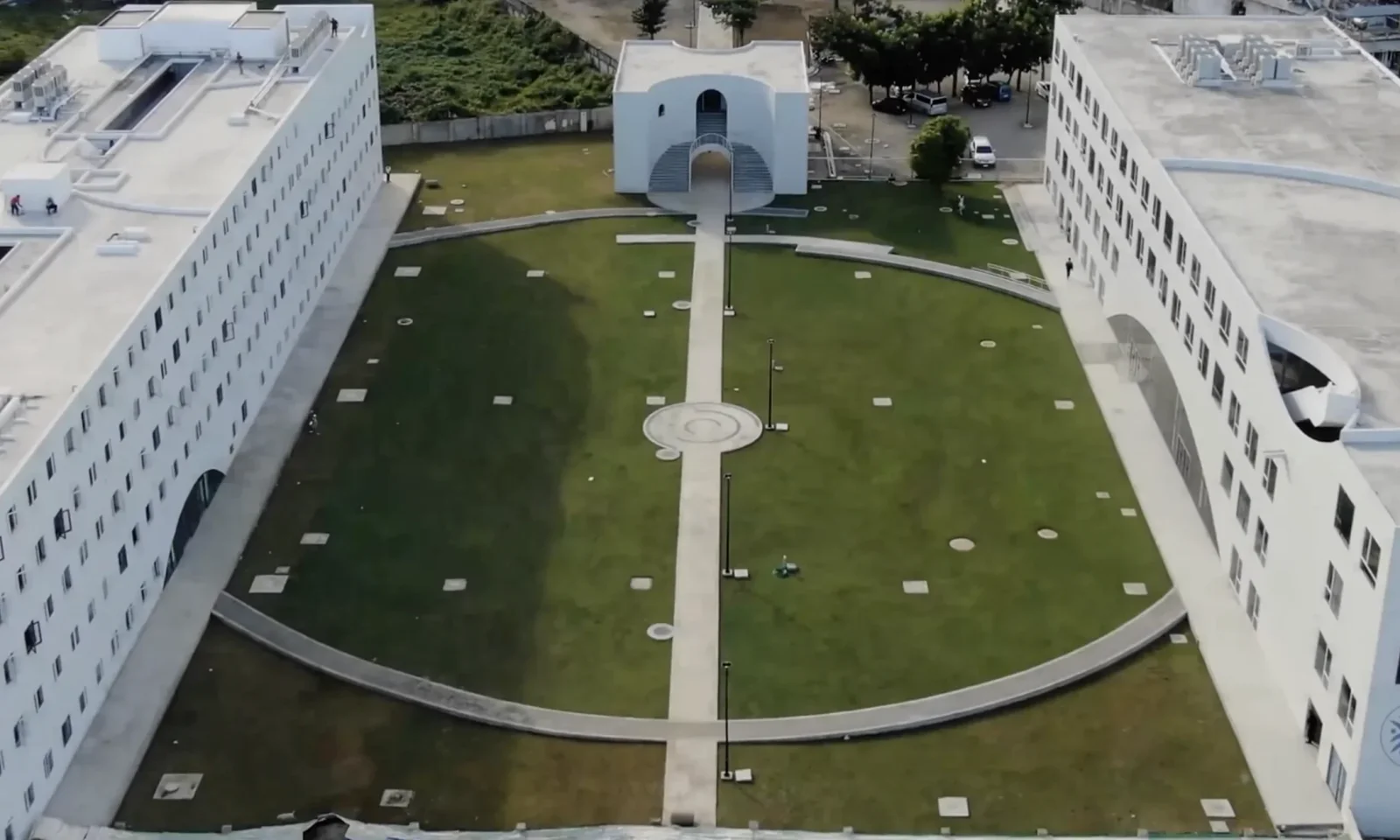 LCIC(ラプラプセブ国際大学)の生活と安全|22時門限・外泊ルール・空港送迎・医務室・月別の国籍比率【2026年版】