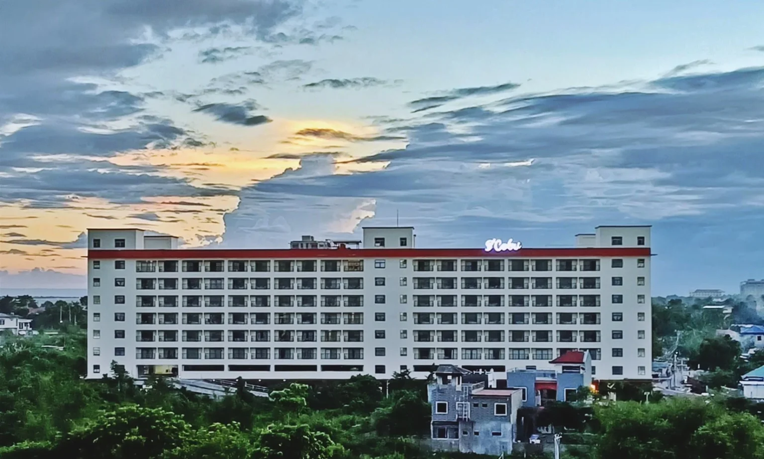 B’Cebuの校舎の外観