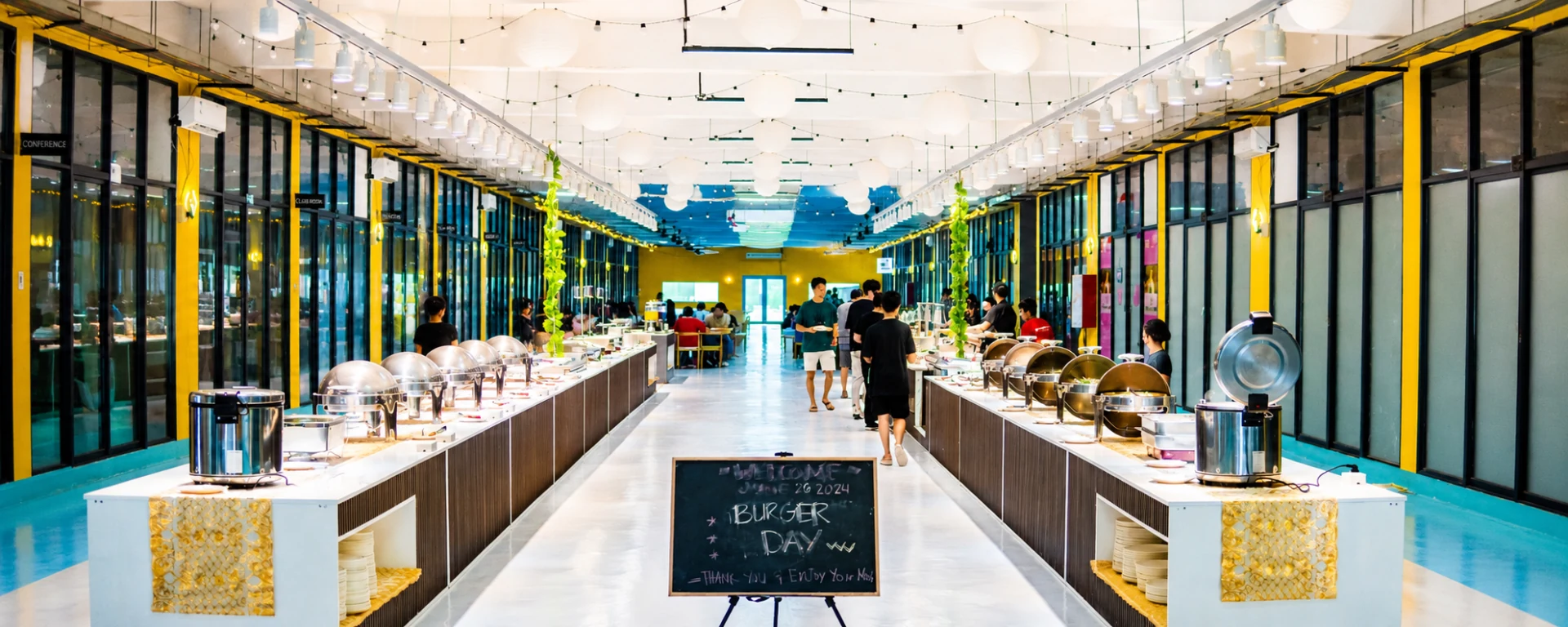 B’Cebuの食堂のビュッフェ