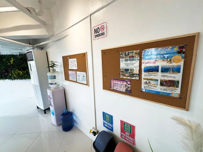 CESの校内の掲示板