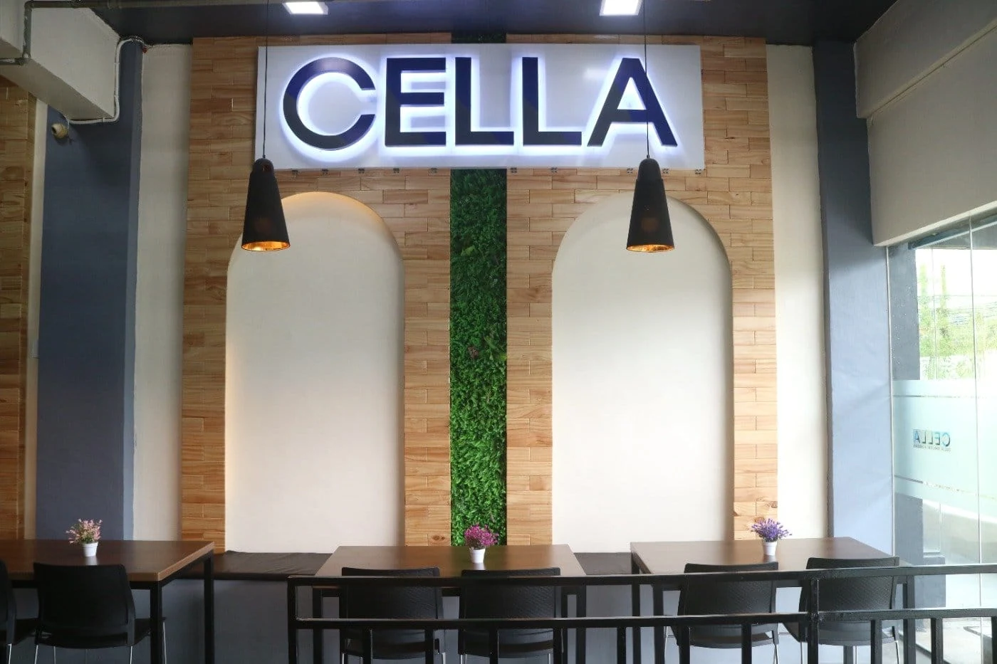 CELLA Premium校のロビー