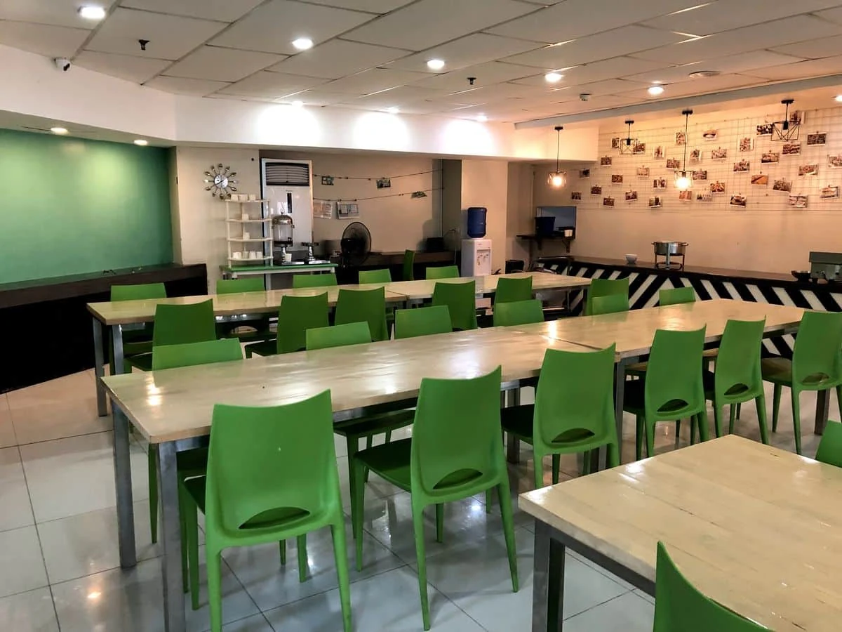 CELLA Uni校の食堂