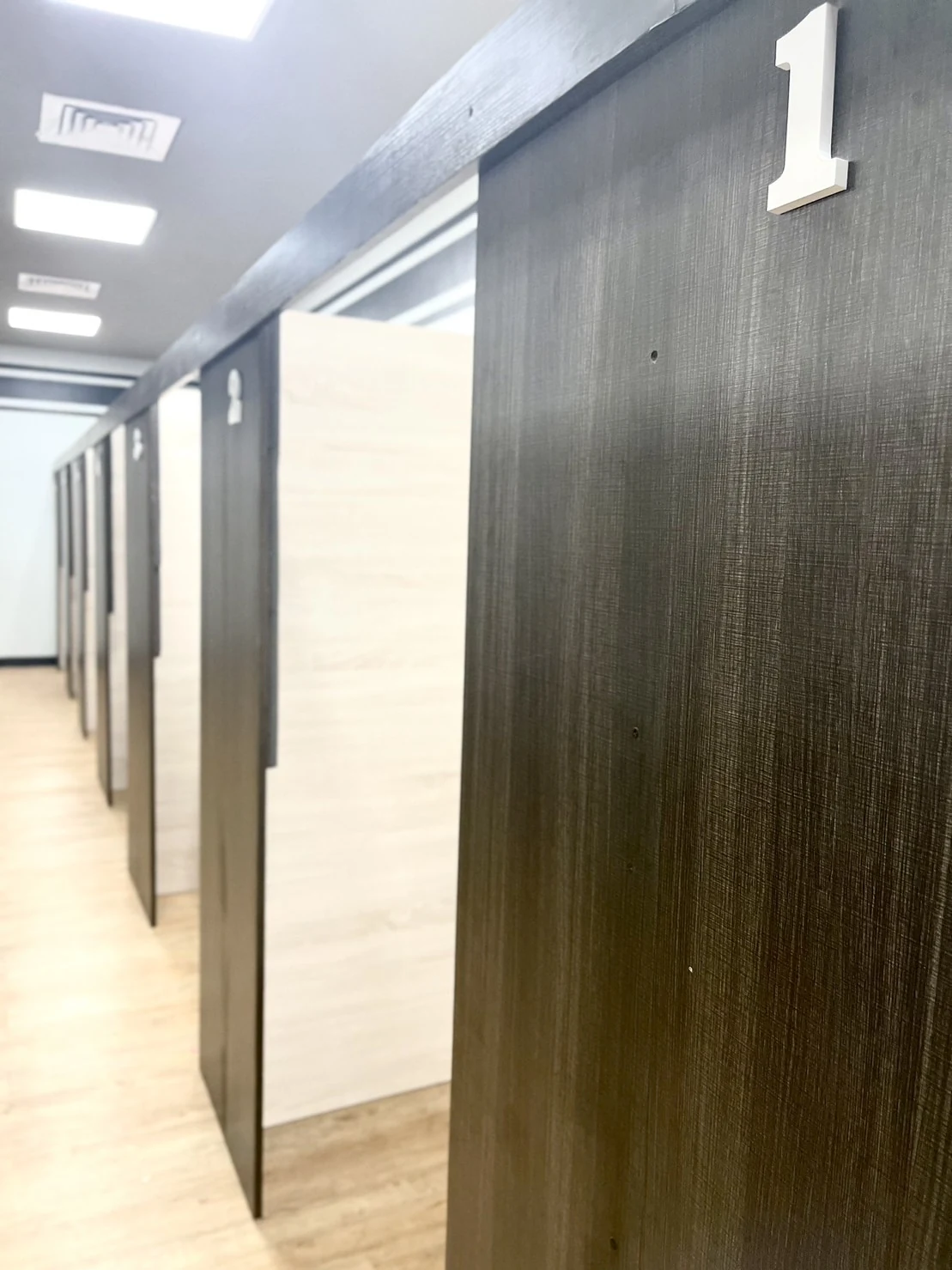 CLC与bai Hotel校内设施,对应毕业证与企业成果报告不是同一文件