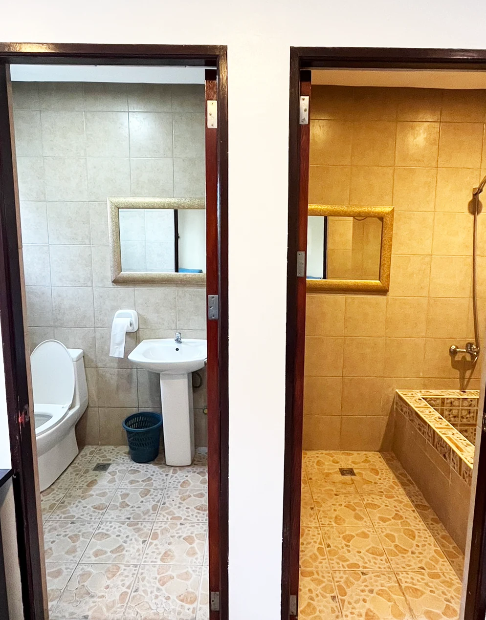 Winningオーシャンキャンパスの寮のトイレとシャワー