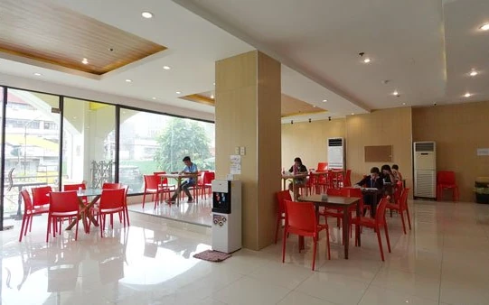 印第安纳大学英语学院的膳食:校园三餐的差异和学生的感受