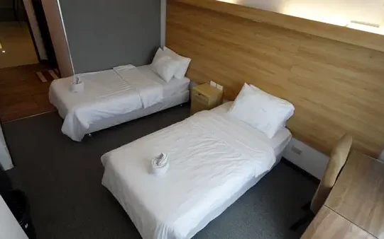 印第安纳大学英语学院的共用房间: 2-4人间的设施及居住时间