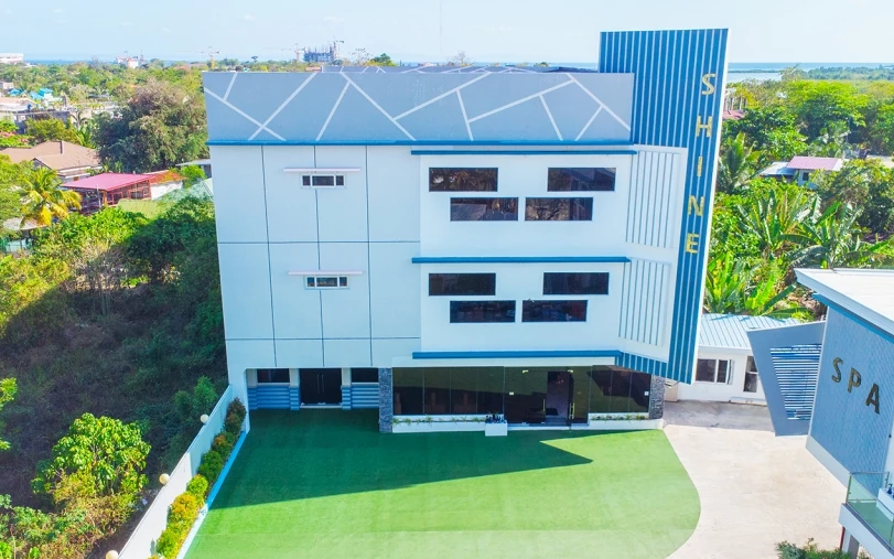 快乐教育停课通知在多大程度上涵盖机票取消费用?