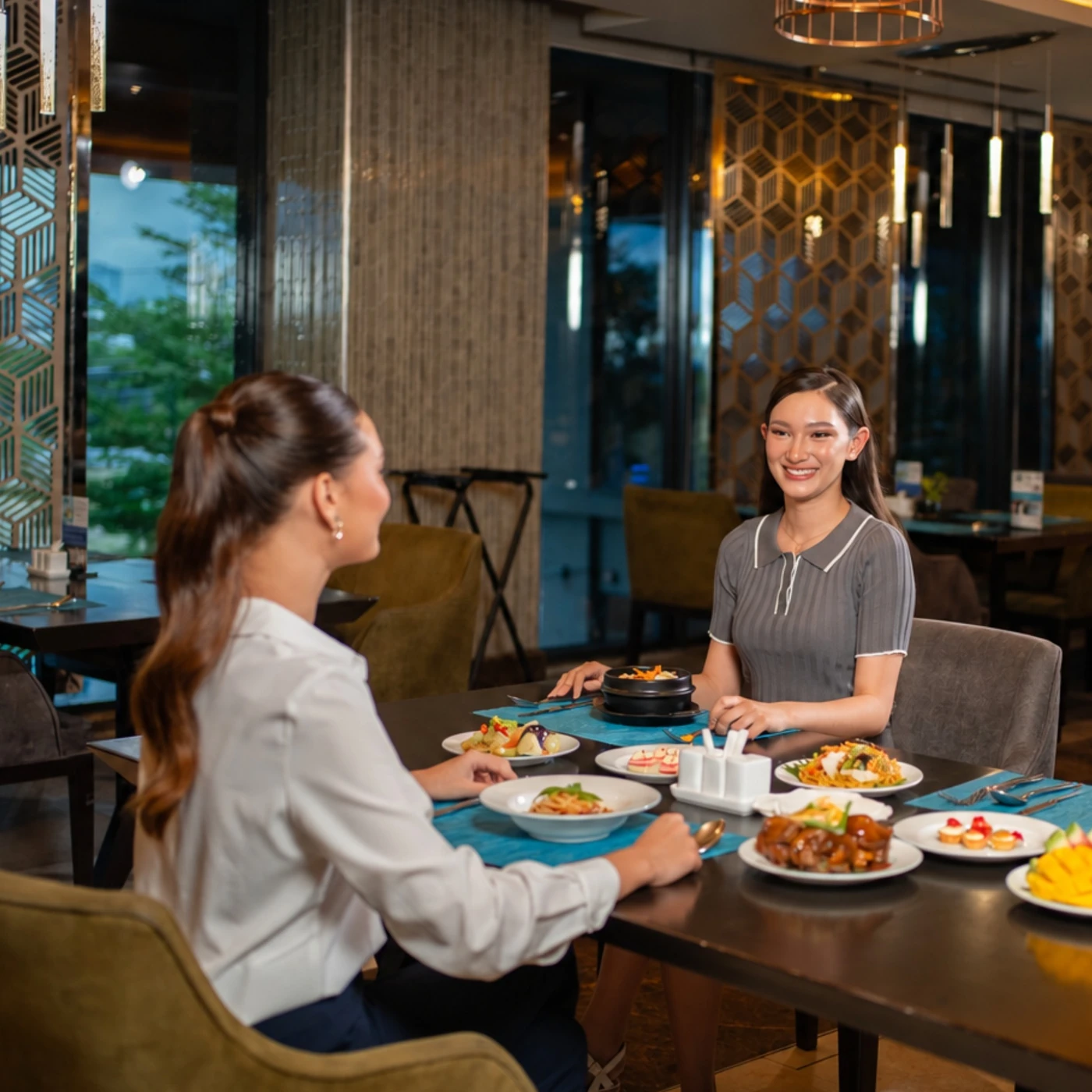 亲友在Café bai聚餐
