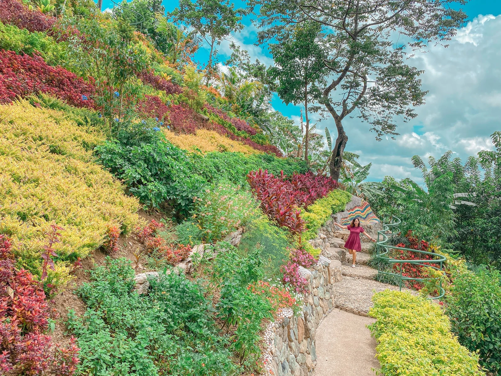 Lakeview Le Jardin花园入口步道