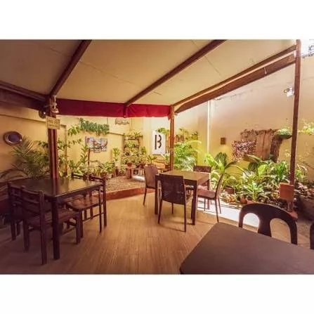 菲律宾宿务实景:商場外のカフェ