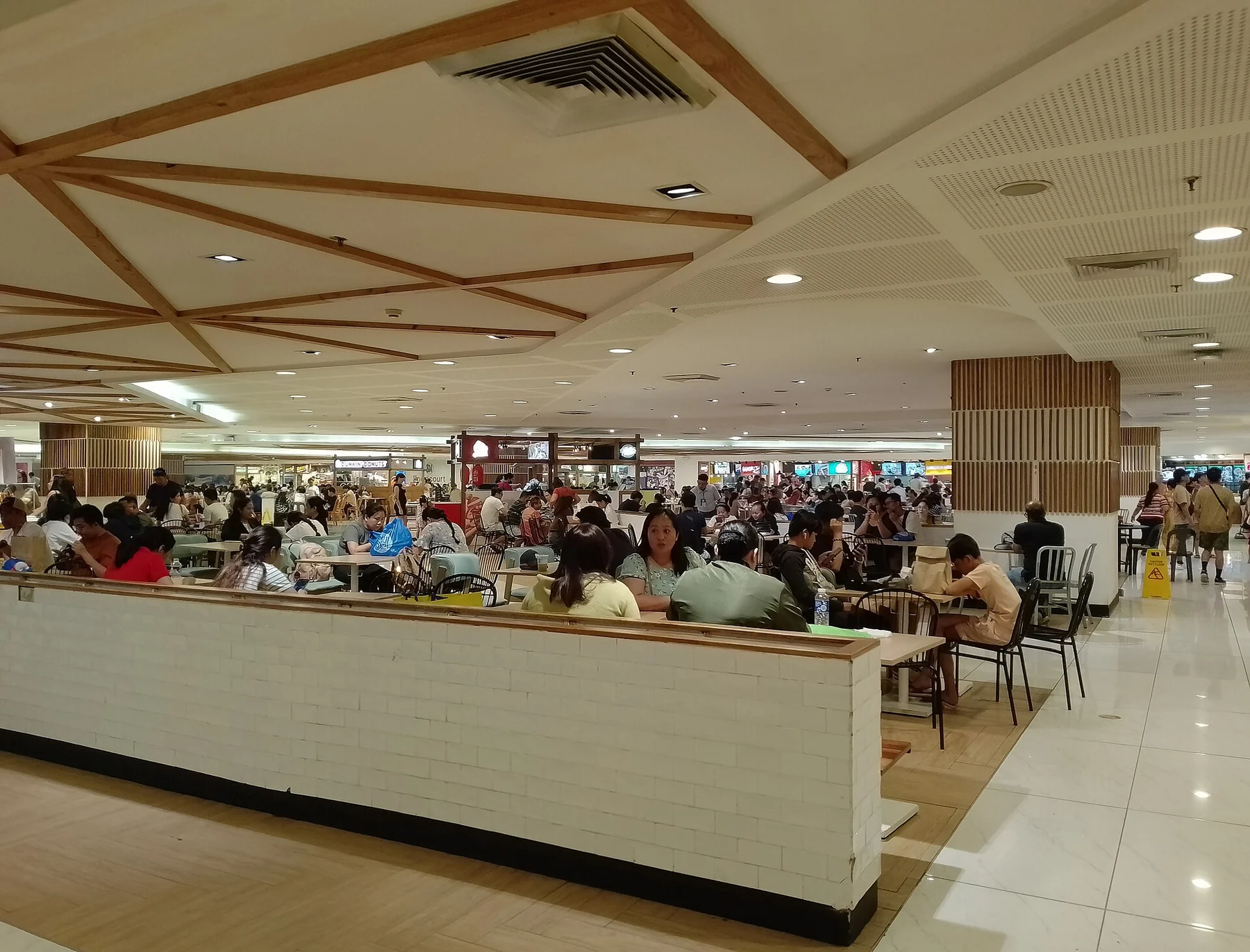 宿务菲律宾实景:宿务商场的美食广场