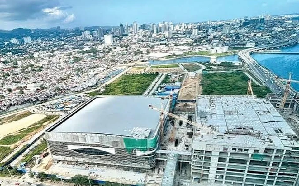 SM Seaside Arena与SMX周边的建设现场
