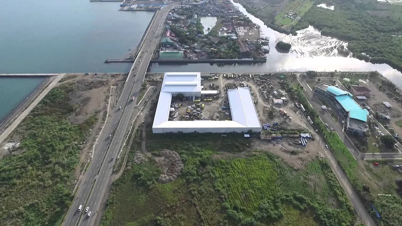 宿务菲律宾实景：宿务南部沿海公路隧道入口