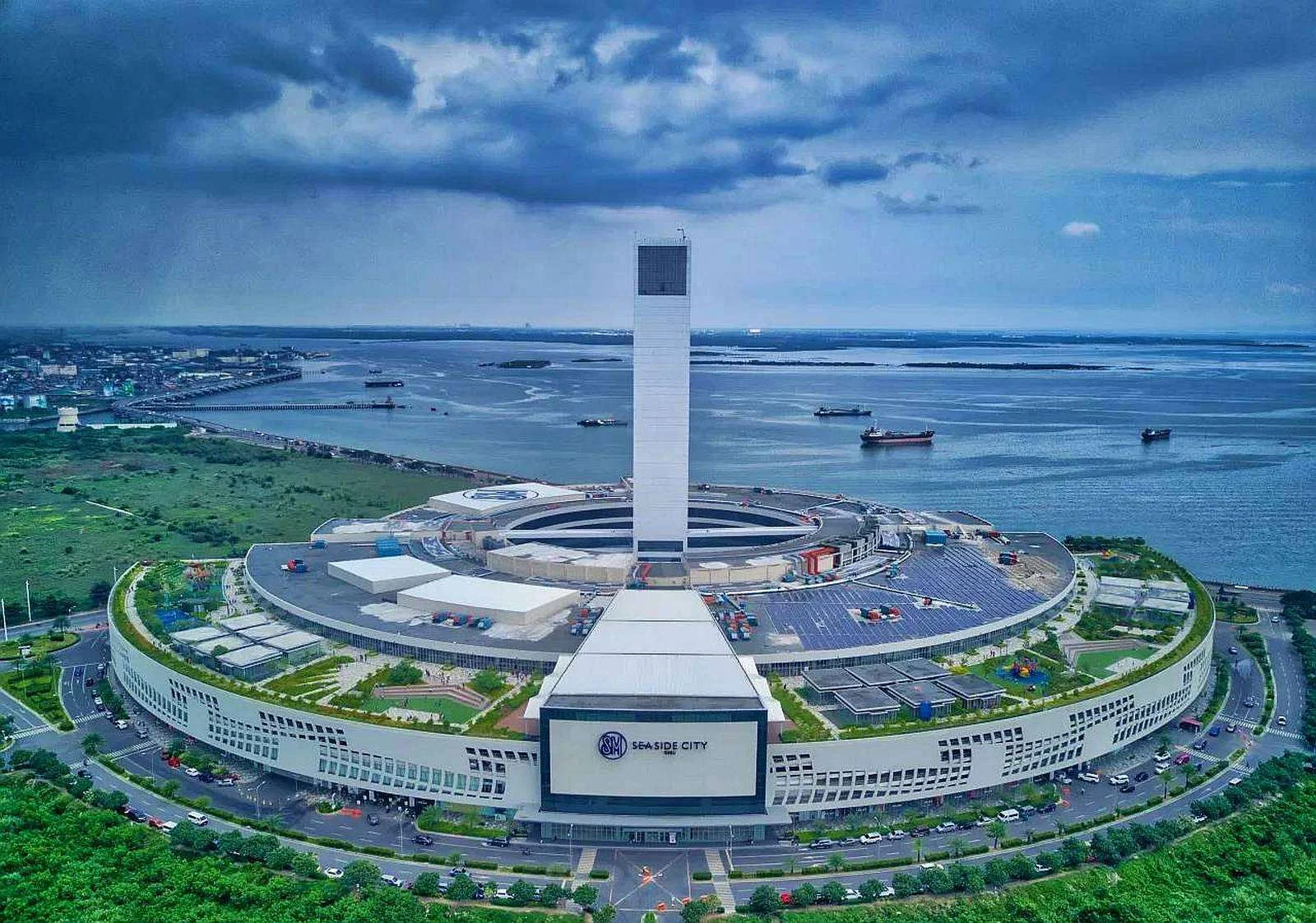 宿务菲律宾实景：SRP内的商场与道路（SM Seaside City周边）