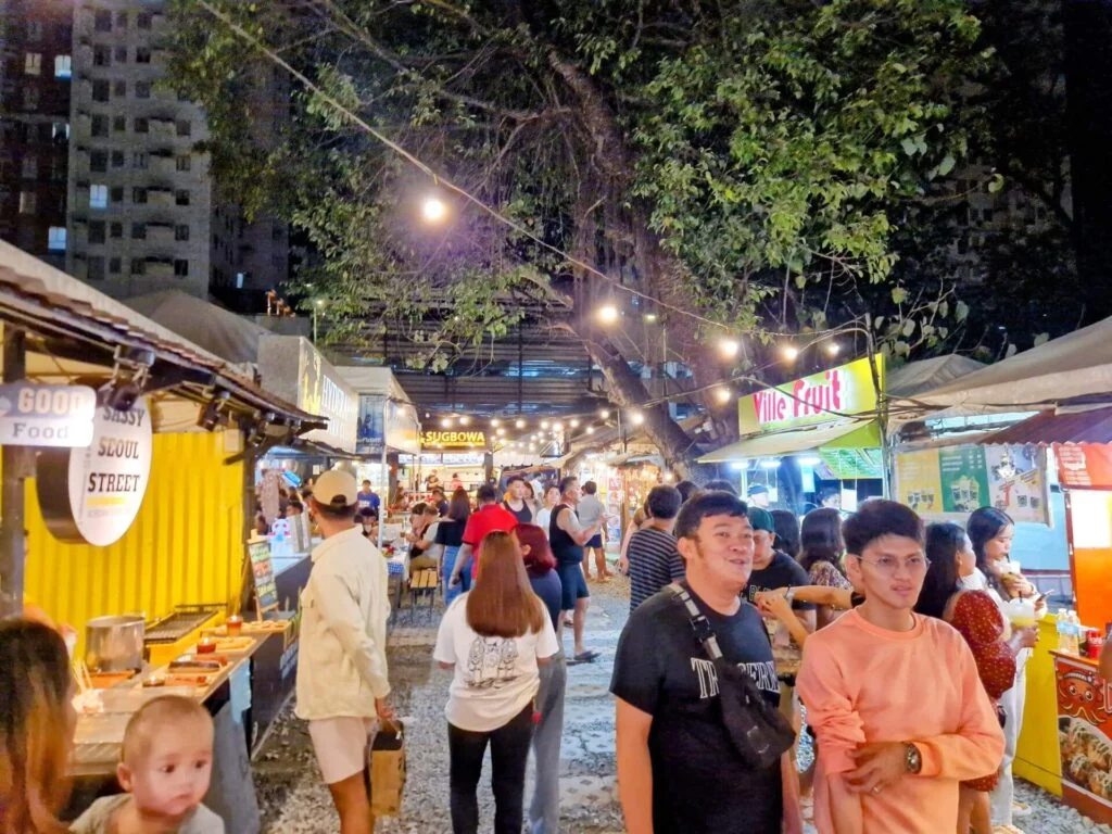 宿务菲律宾实景：Cebu IT Park的街道与Central Bloc