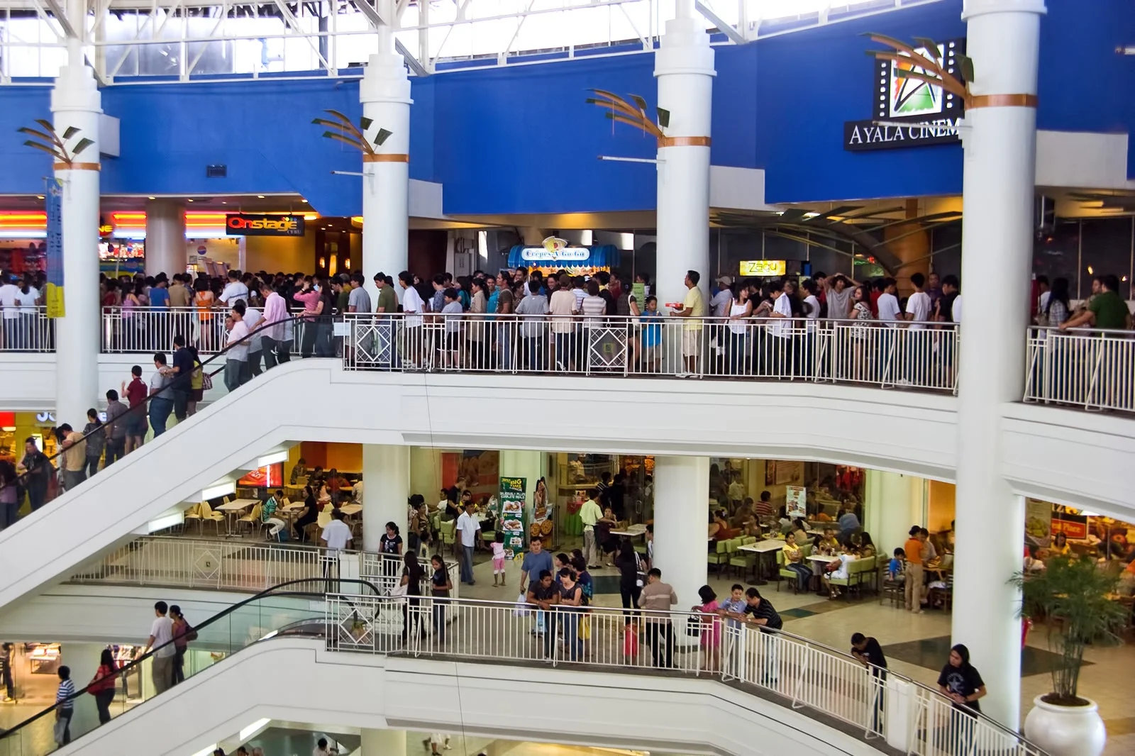宿务菲律宾实景:Ayala Center Cebu商场楼层