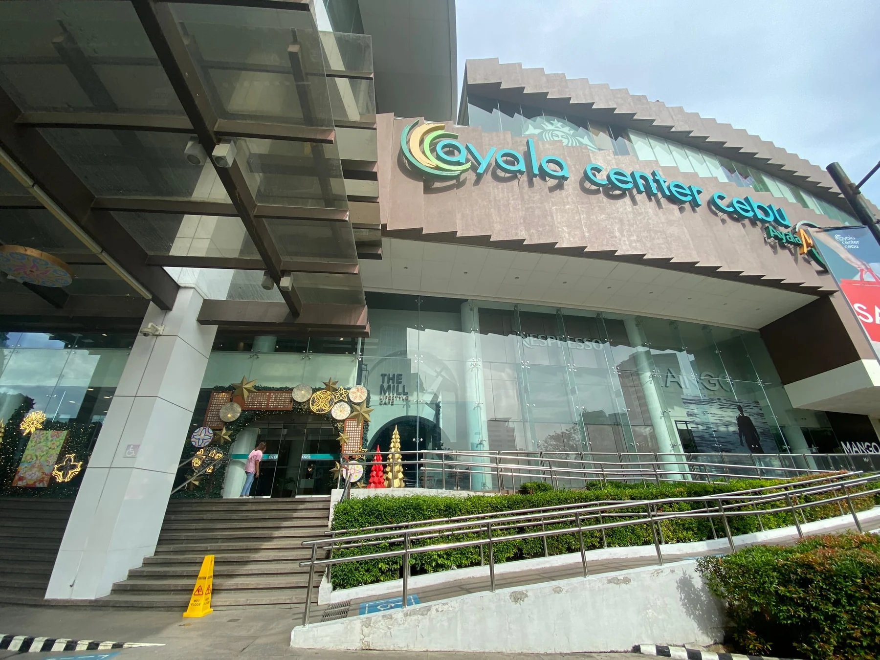 宿务菲律宾实景:Ayala Center Cebu商场入口