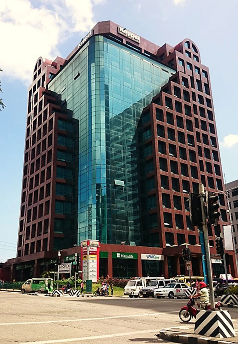 宿务菲律宾实景：Cardinal Rosales Avenue人行道与自行车道